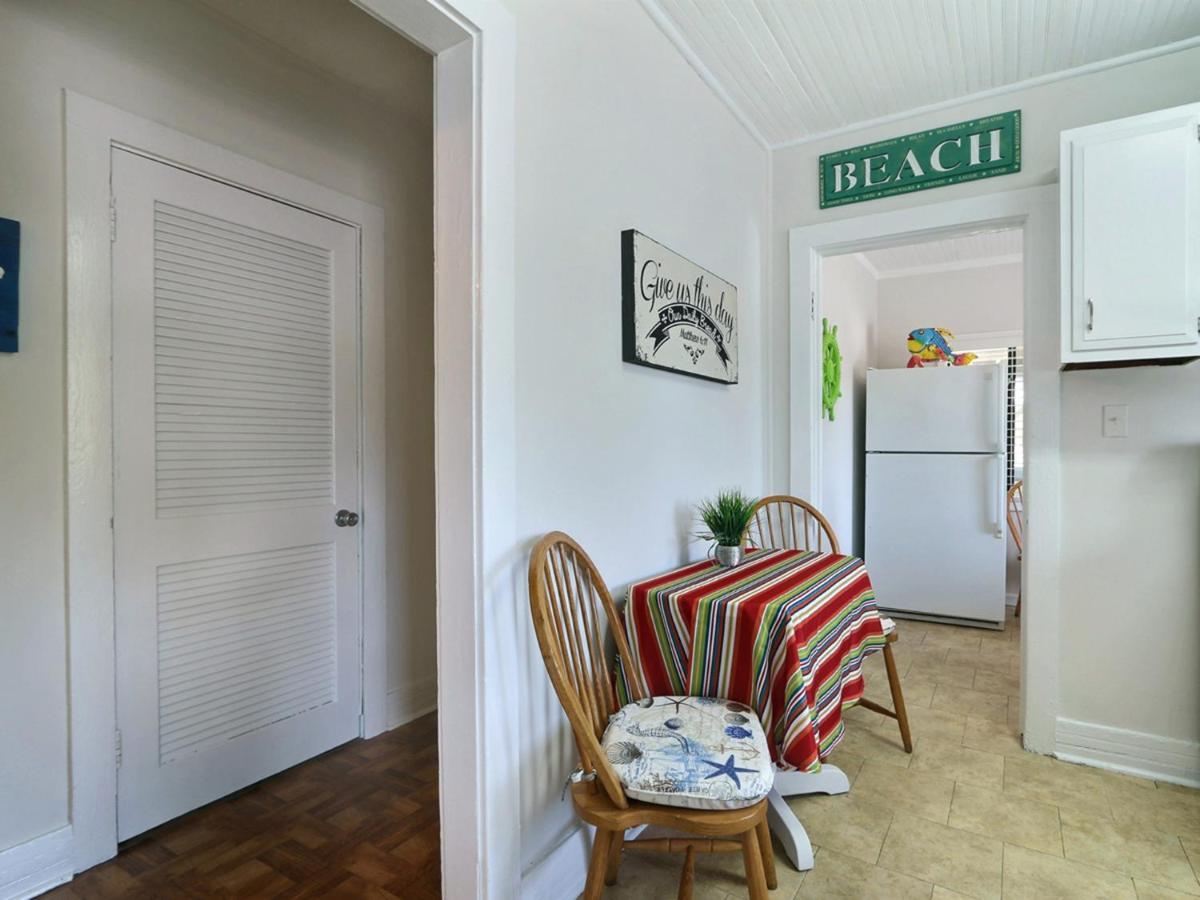 Movie House Lot A Apartment Тайби Айлънд Екстериор снимка
